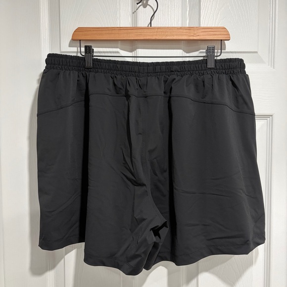 Fabletics Black Athletic Shorts with Drawstring and Zippered Pockets - Picture 3 of 7